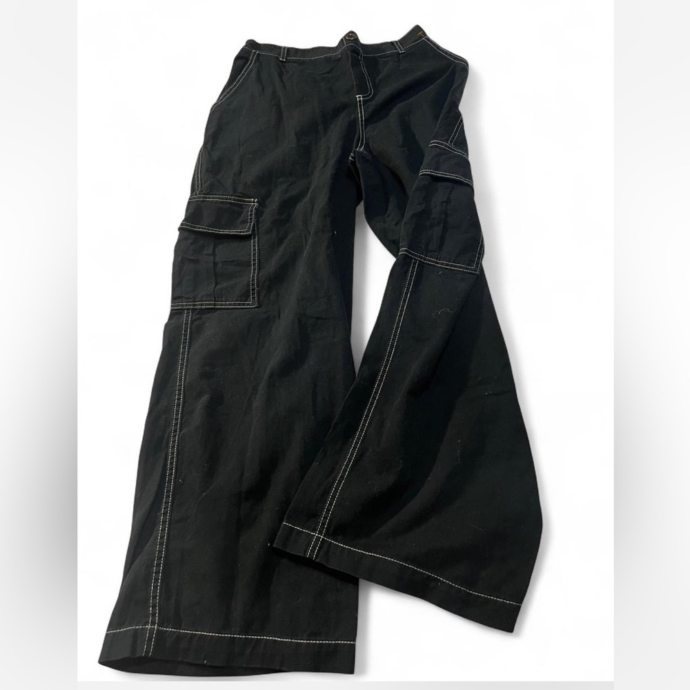 Black Wide-Leg Cargo Pants